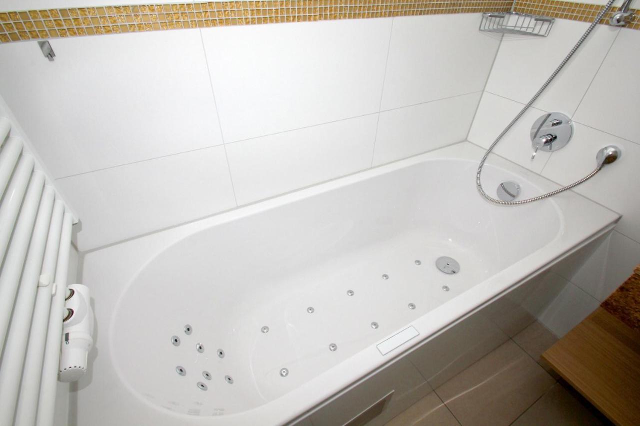 Strandnahe Fewo Mit Balkon, Gratis Nutzung Vom Ahoi Erlebnisbad Und Sauna In Sellin - Rex Rugia Fewo 30-6 Lobbe Exterior foto